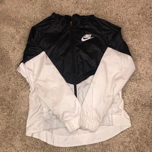 nike black and white windbreaker